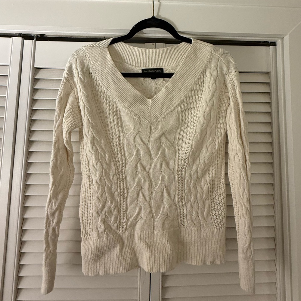 Banana Republic Cream V-Neck Cable Knit Sweater Winter White Small